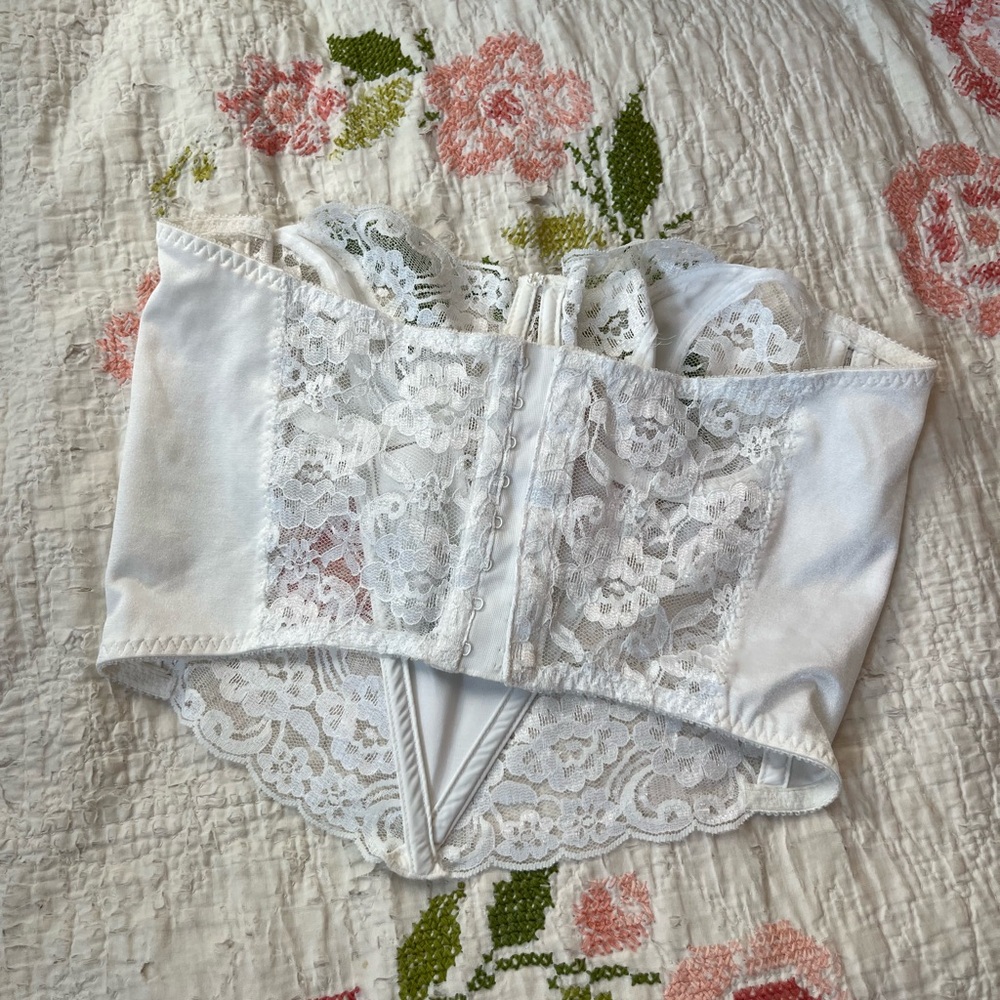 vintage christian dior white strapless corset bustier with lace and satin detail - Picture 3 of 7